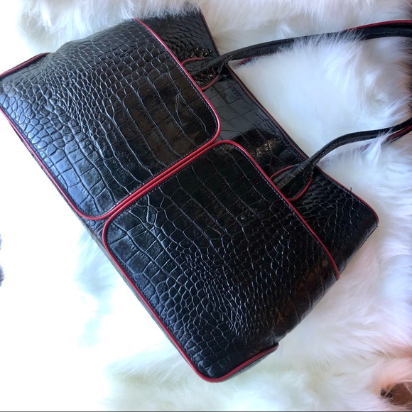 M London Women leather satchel in pristine like new condition - Picture 2 of 7